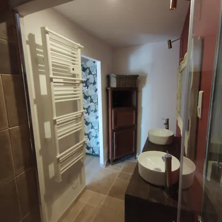 Holiday home Maison Refaite A Neuf A 10min A Pieds Plages Royan