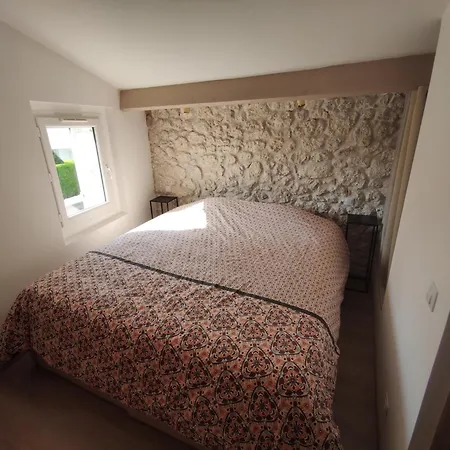 Holiday home Maison Refaite A Neuf A 10min A Pieds Plages Royan